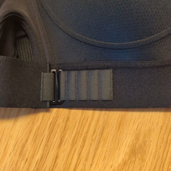 Gymshark Racerback High Support Sports Bra 36 B/C Black Wireless Workout Active - Picture 7 of 7